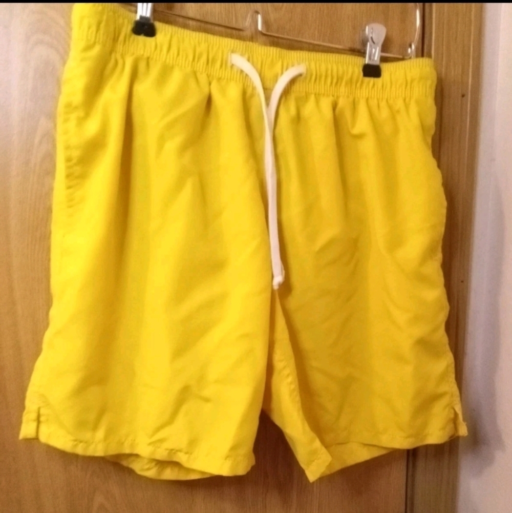 Old Navy Mens Teen Small Petite Yellow Swim Trunks 26 Inch Waist Great Condition